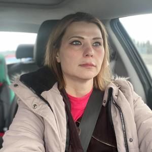 Meet your Posher, Crystal